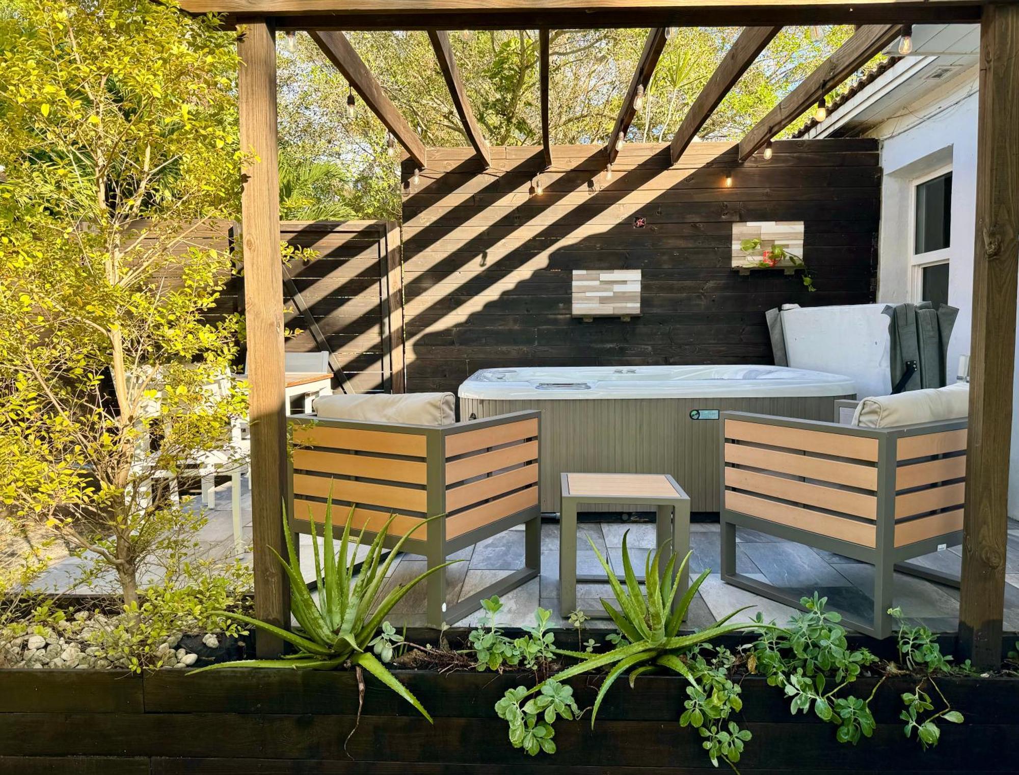 Hot Tub House On Golf Course! 10 Mins To The Beach ไมอามี ภายนอก รูปภาพ